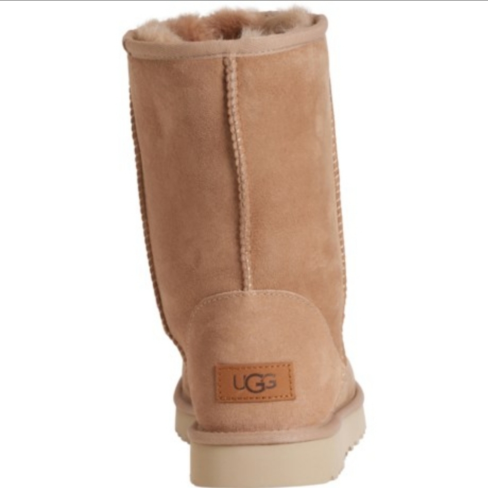 NEW UGG Classic Short II Boots - Women's - Picture 7 of 11